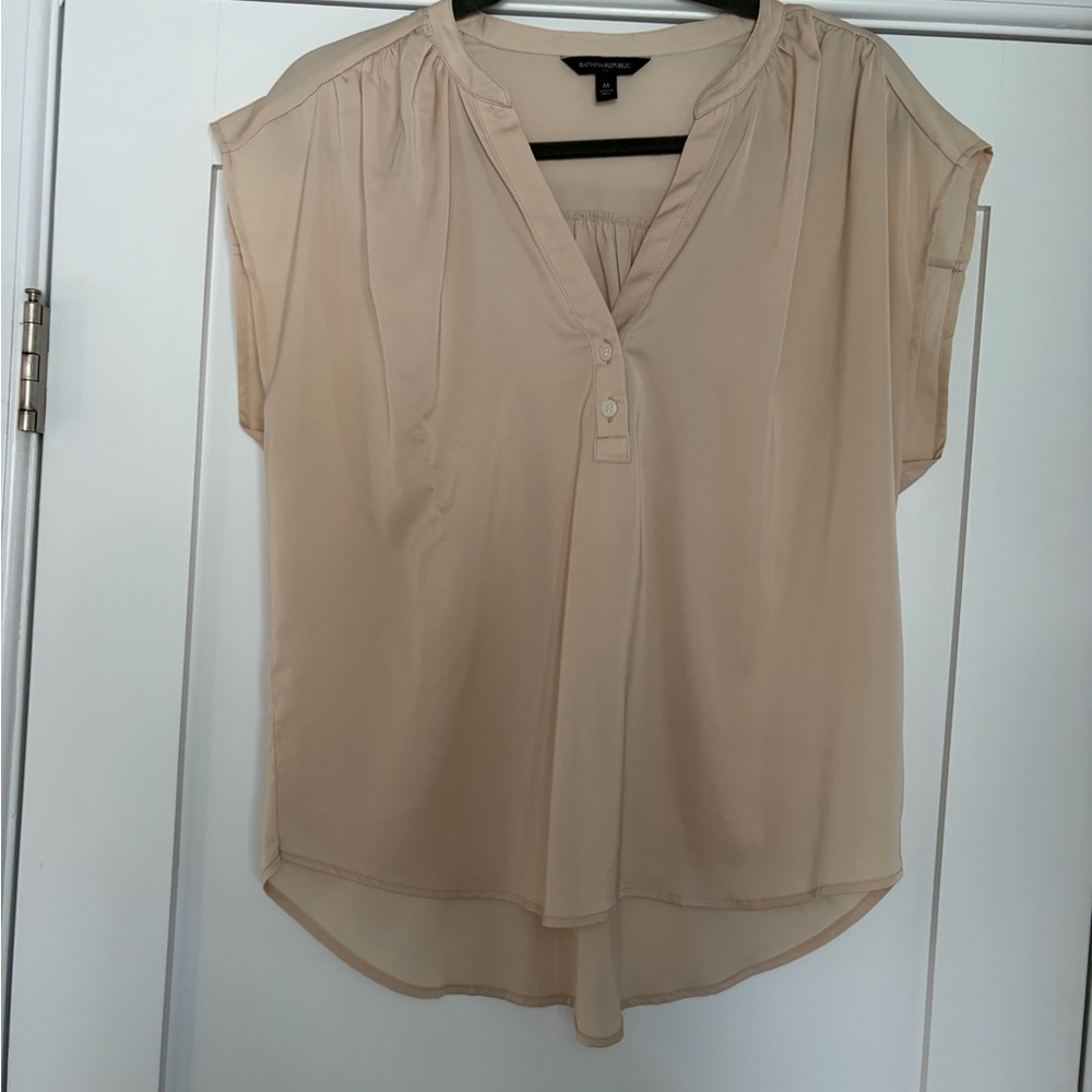 Banana Republic Light Beige Split-Neck Cap Sleeve Blouse